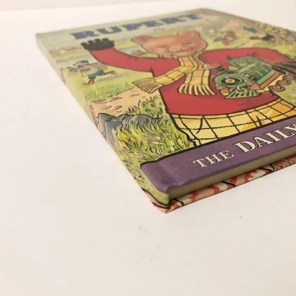 1976 Rupert The Daily Express Annual Beaverbrook Newspapers Ltd Book - Picture 4 of 16